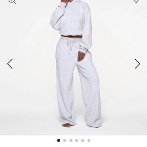 NWT skims OVERSIZED DOUBLE WAISTBAND PANT